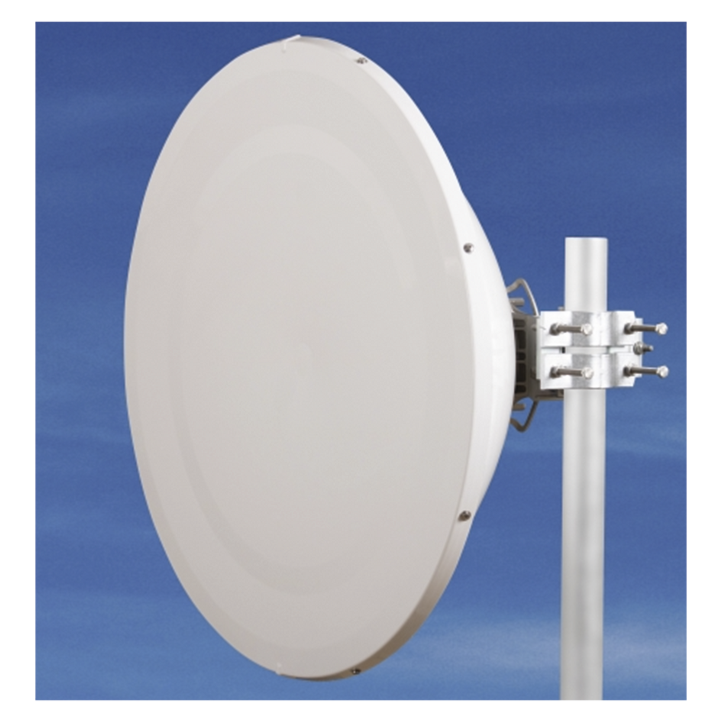 Antena Direccional de Alto Rendimiento/ Parábola profunda para mayor aislamiento al ruido/ Conector guía de onda para radio C5x y B5x / 3 ft / 4.9 a 6.4 GHz / Ganancia de 32 dBi / Soporte de acero inoxidable / Incluye montaje.